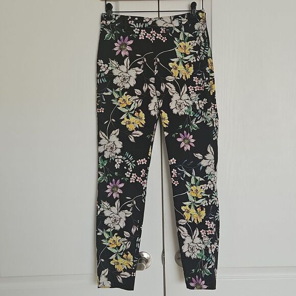 Floral Print Black Leggings - Picture 10 of 16